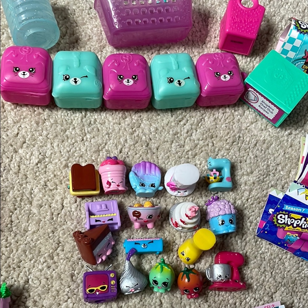 66 Shopkins & accessories - Picture 4 of 4